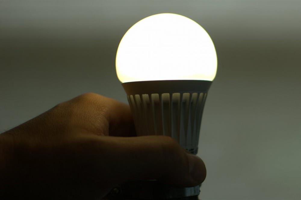Những lý do khiến đèn LED bị mờ mà bạn cần biết
