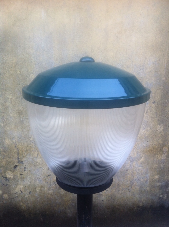 den-trang-tri-san-vuon-tuylips